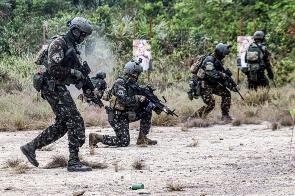 Forças Especiais do Brasil e dos EUA realizam atividade de integração