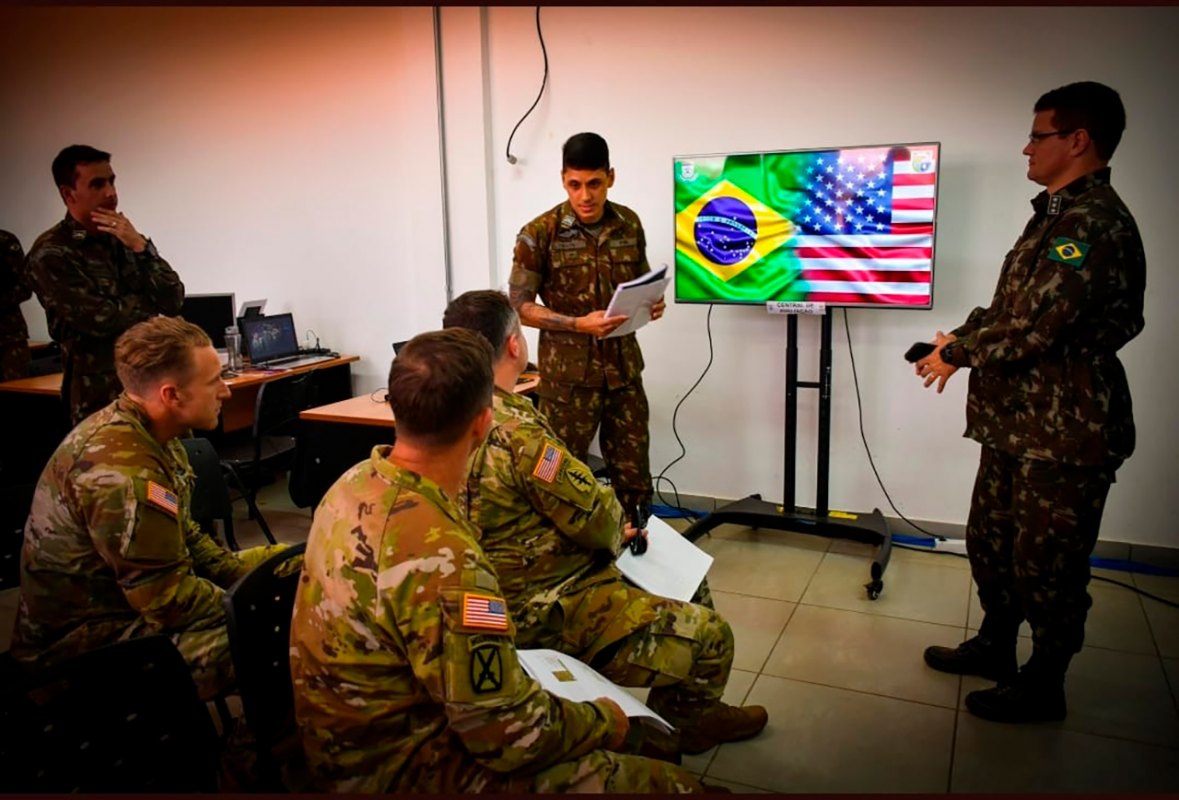 Exército Brasileiro e Exército dos Estados Unidos dão início ao exercício  militar CORE 21 - DefesaNet