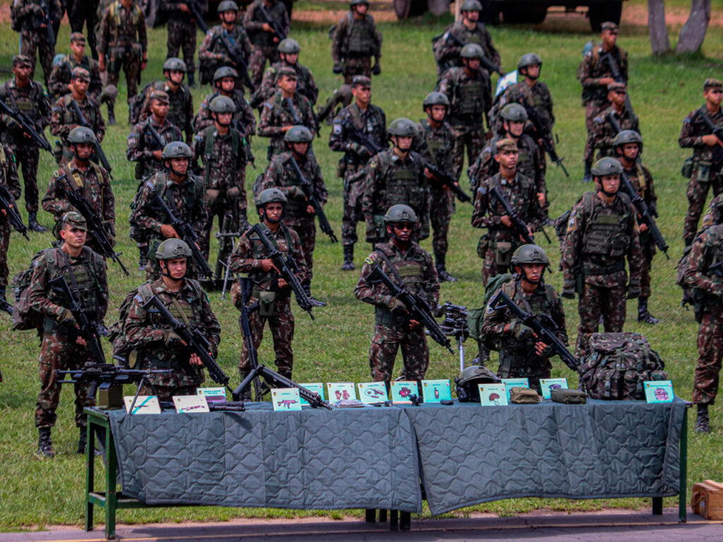 Tropas do Exército Brasileiro verificam prontidão para exercício  internacional - DefesaNet