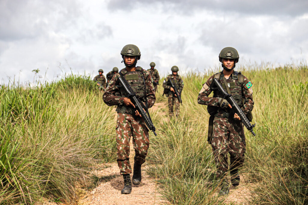 Tropa do Exército Brasileiro se prepara para atividade internacional -  DefesaNet