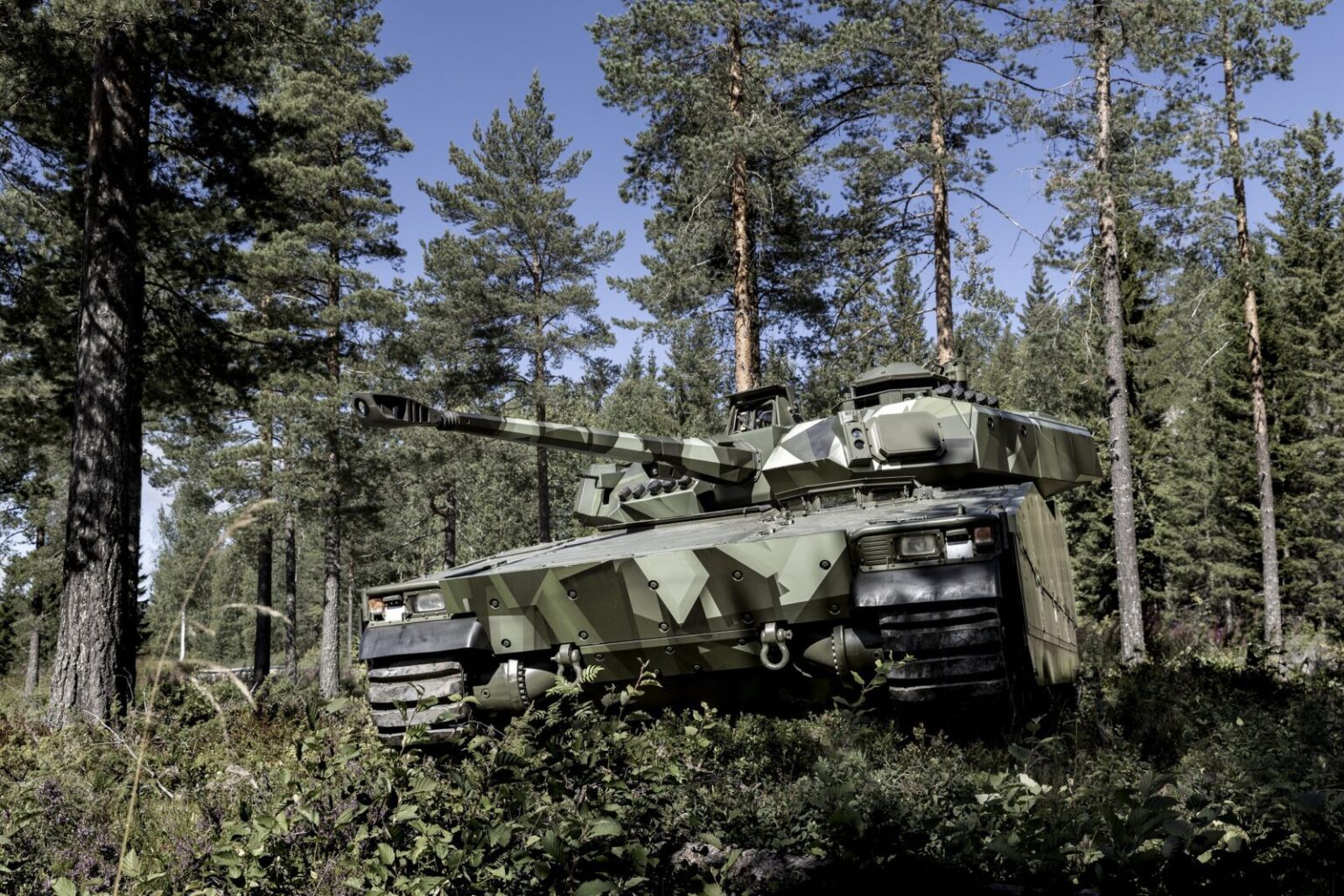 República Tcheca adquire 246 veículos de combate de infantaria CV90 ...
